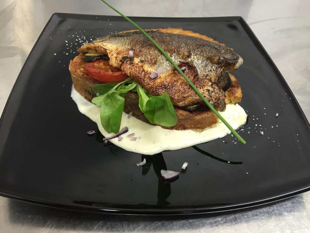 Hotel Restaurant Baryton Saint-Marcel  Eksteriør bilde